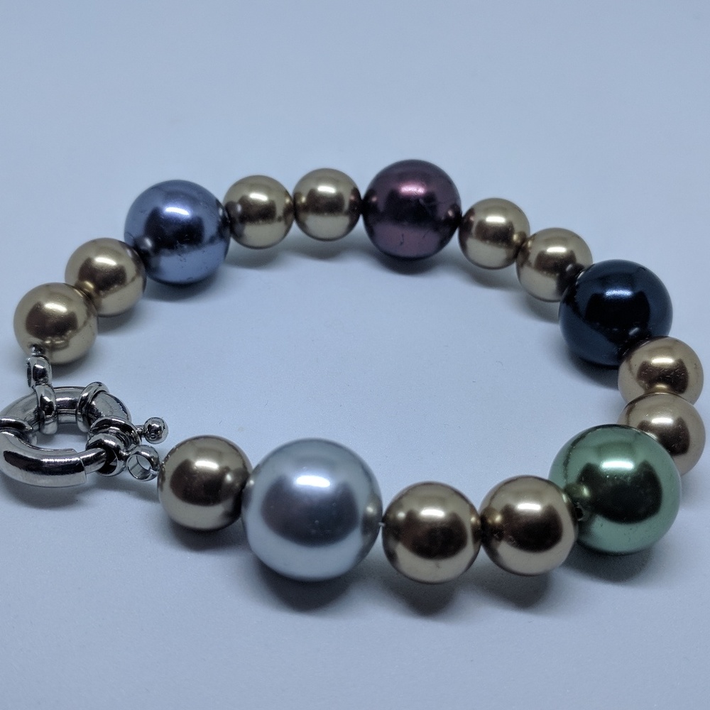 mother of pearl bead bracelet